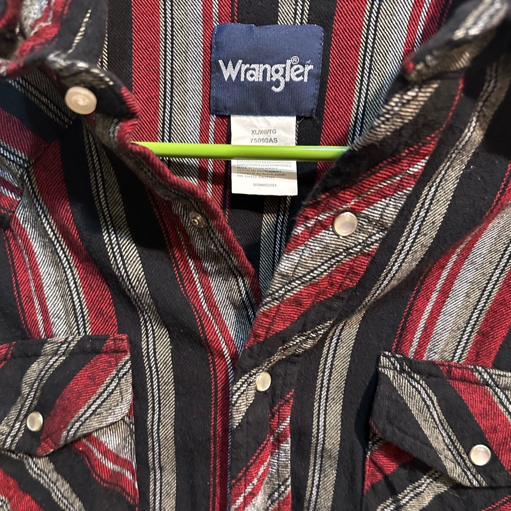 Vintage Wrangler red and black striped pearl snap button down long sleeve - Picture 2 of 8
